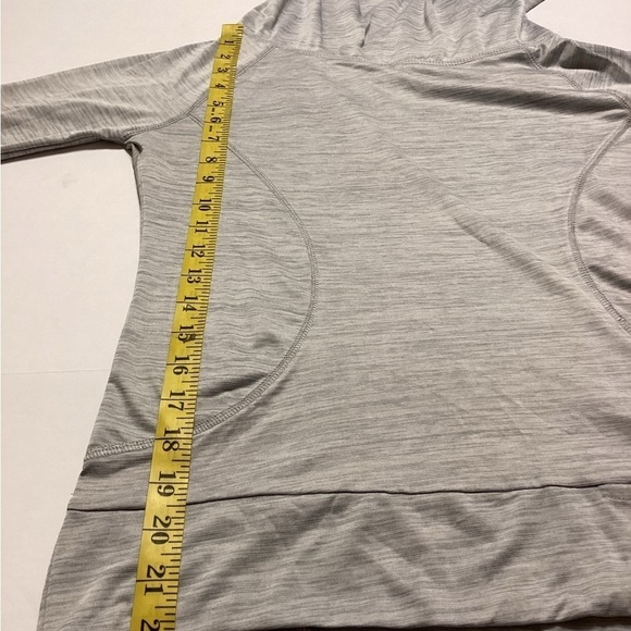 Series 8 Top Fitness Gray Cow Neck Size Small - Picture 4 of 7